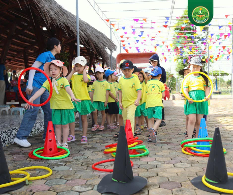 Khu vui chơi ngoài trời - team building gắn kết bạn bè